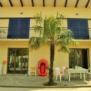 In 22100 , Peschiera del Garda Italia